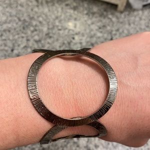 Express cuff bracelet